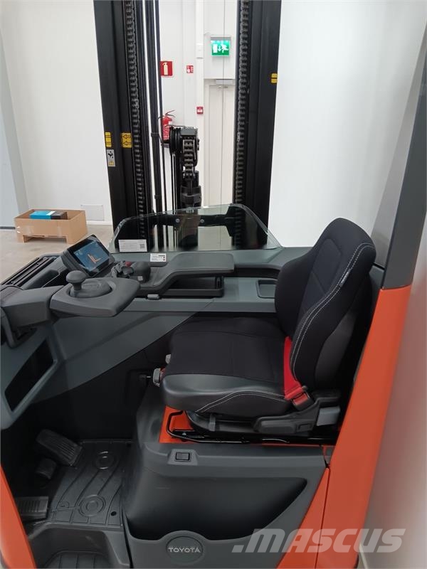 Toyota RRE160H Reachtruck