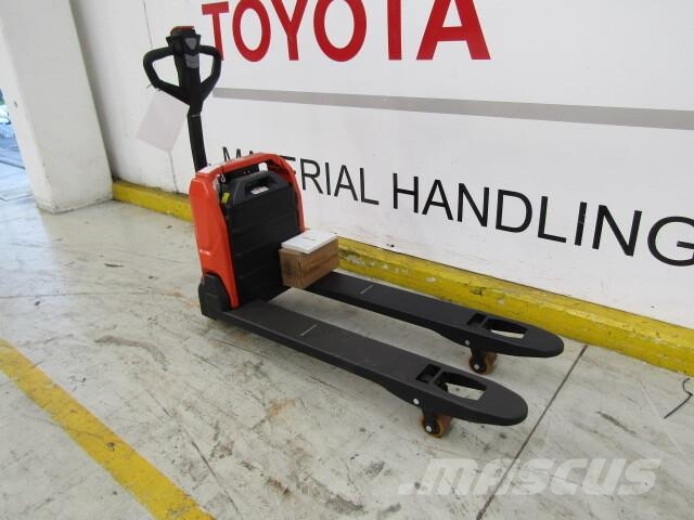 BT LHE130B 电动叉车