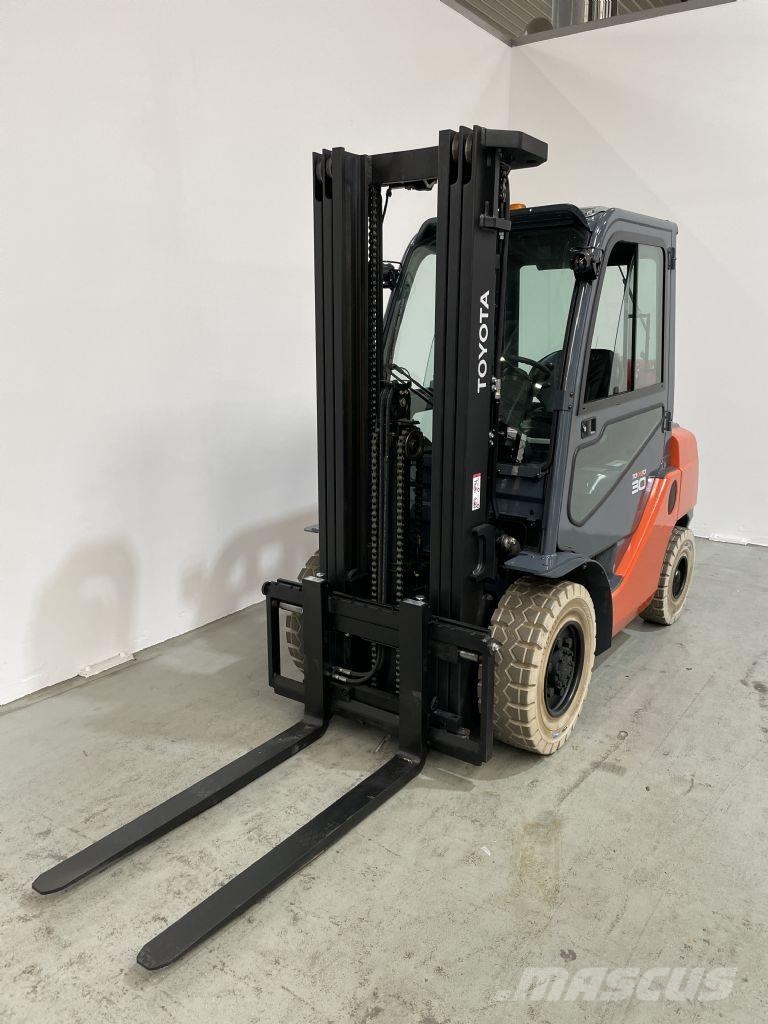 Toyota 02-8FGF30 *sofort verfügbar* LPG forklifts