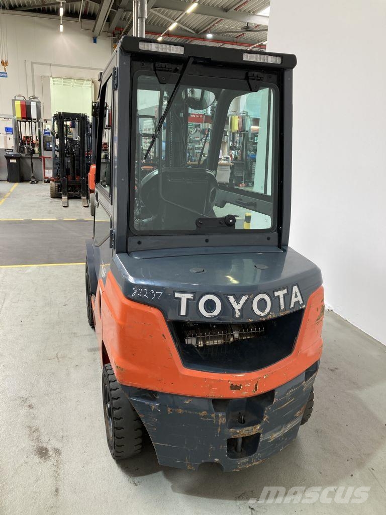 Toyota 52-8FDF25 *sofort verfügbar* Diesel Stapler