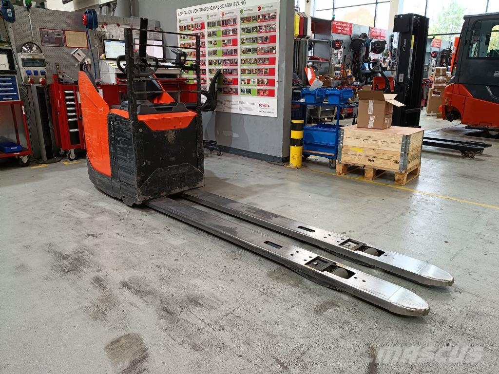 Toyota LPE250 Transpaleta manuala