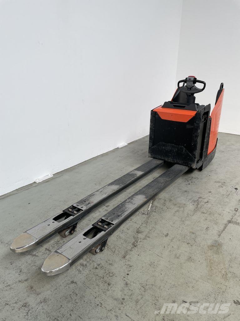 Toyota LPE250 Lavansiirtotrukit