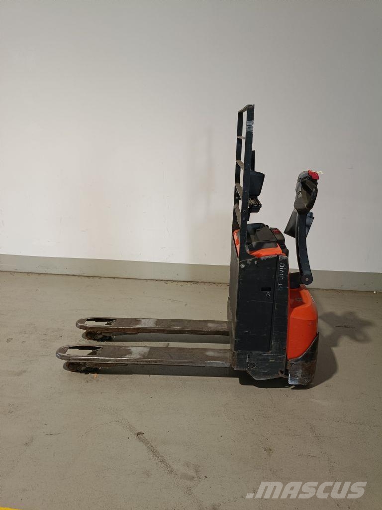 Toyota LWE160 Niedergabelstapler