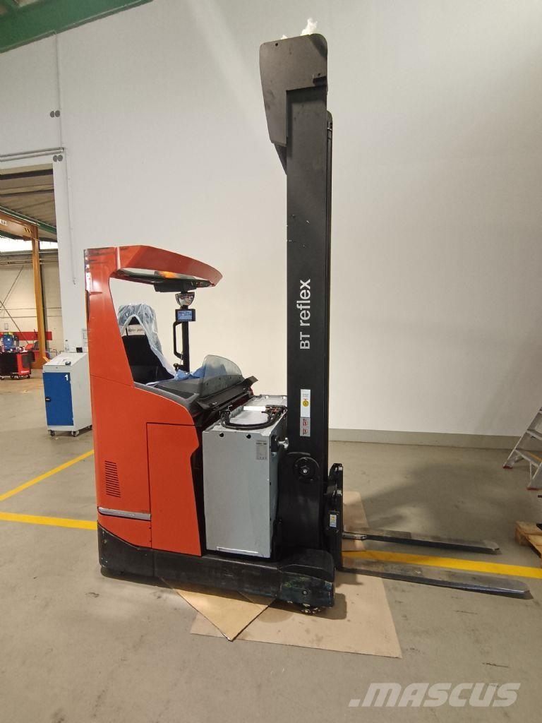 Toyota RRE140HE Reach truck