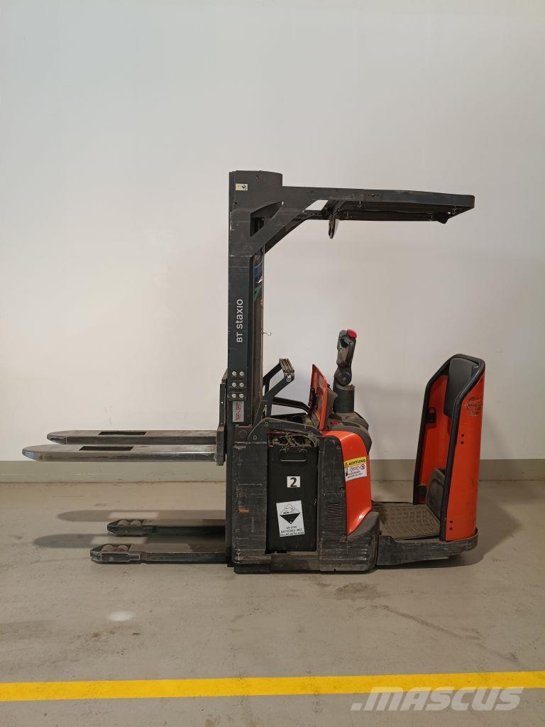 Toyota SPE140 Empilhador para operador externo