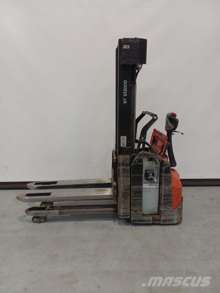 Toyota SWE160L Empilhador para operador externo