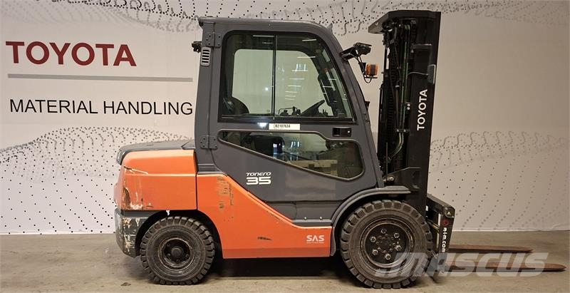 Toyota 02-8FDJF35 Dieselstapler