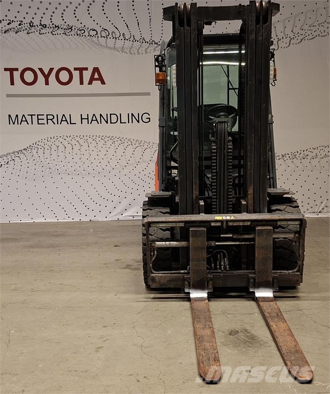Toyota 02-8FDJF35 Dieselstapler