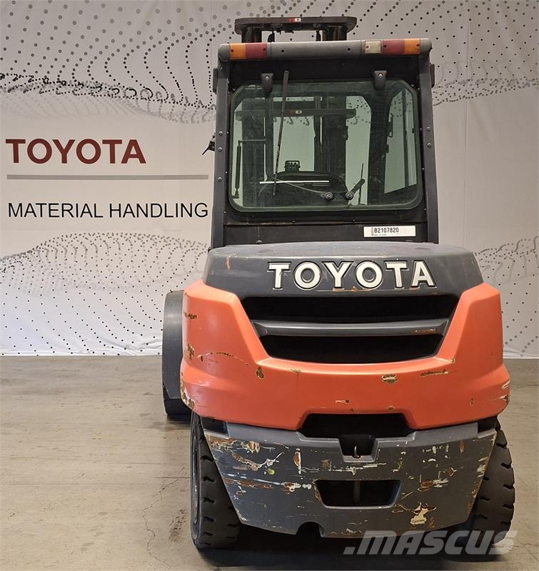 Toyota 40-8FD45N Diesel Trucker