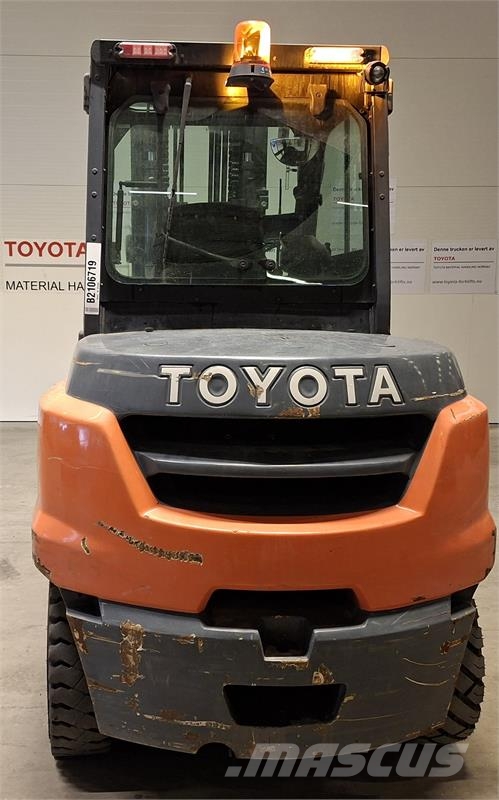 Toyota 40-8FD50N Дизельные погрузчики