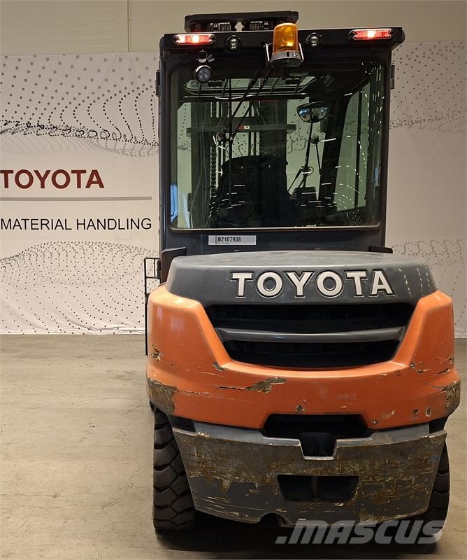 Toyota 40-8FD50N Diesel Trucker