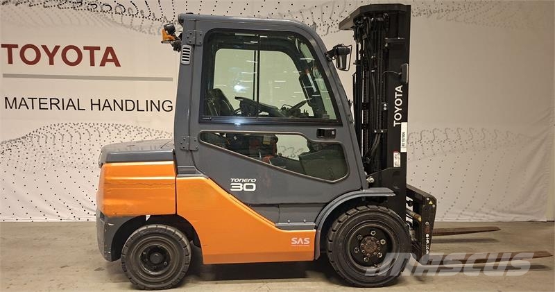 Toyota 52-8FDF30 Dieselstapler