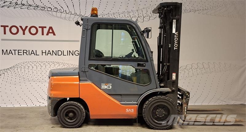 Toyota 52-8FDF30 Diesel forklifts