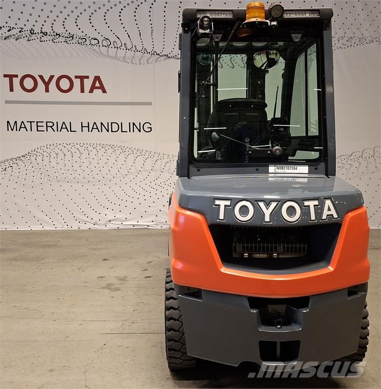 Toyota 52-8FDF30 Dizelski viljuškari