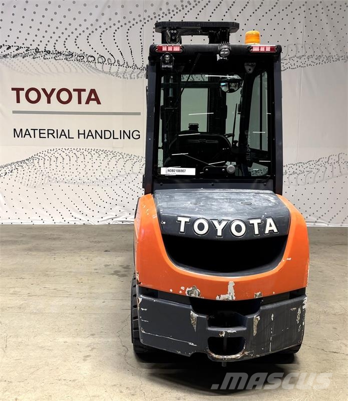 Toyota 52-8FDJF35 Diesel Trucker