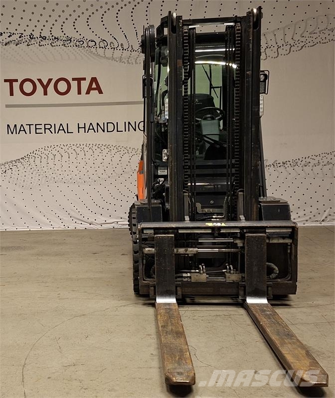 Toyota 52-8FDJF35 Diesel Trucker