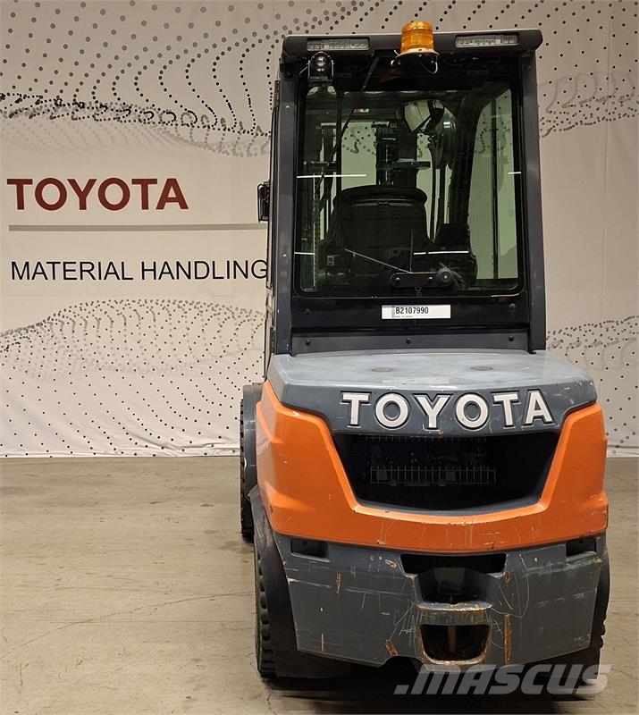 Toyota 52-8FDJF35 Diesel Trucker