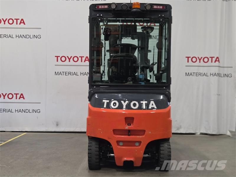 Toyota 8FBMKT25 شاحنات ذات رافعات شوكية تعمل بالكهرباء