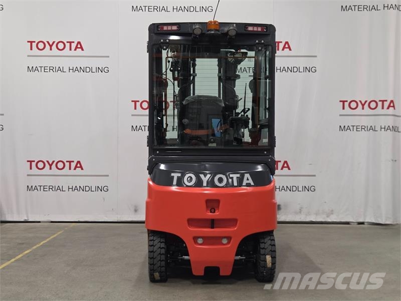 Toyota 8FBMKT30 شاحنات ذات رافعات شوكية تعمل بالكهرباء