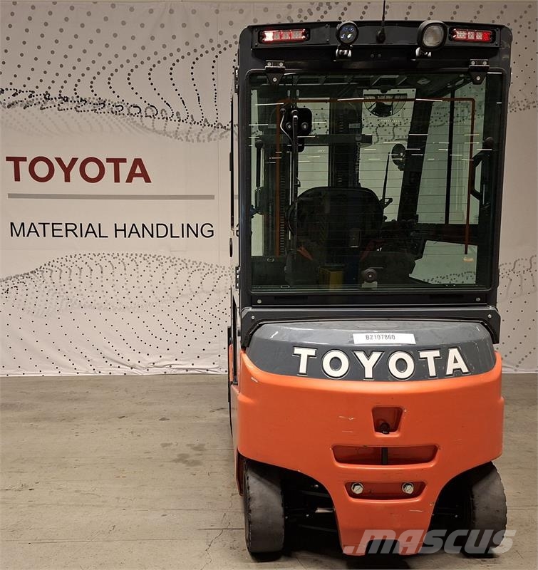 Toyota 8FBMKT30 شاحنات ذات رافعات شوكية تعمل بالكهرباء
