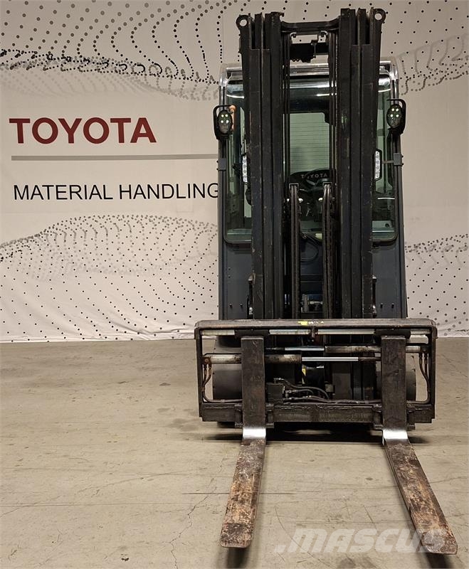 Toyota 8FBMT30 Električni viljuškari