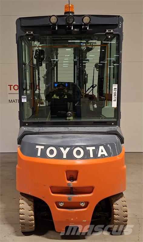 Toyota 8FBMT35 شاحنات ذات رافعات شوكية تعمل بالكهرباء
