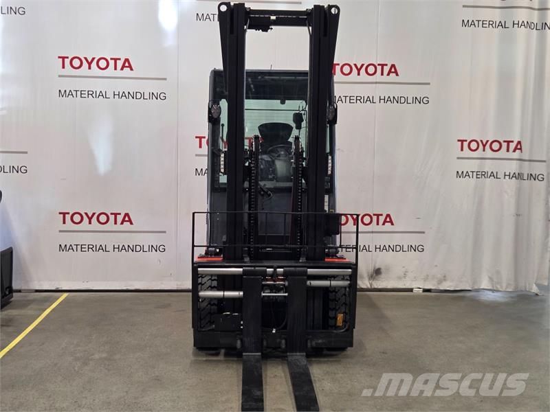 Toyota 8FBMT45 전동 지게차