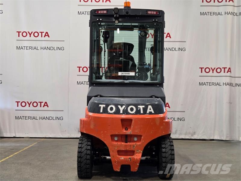 Toyota 8FBMT45 Electric forklifts