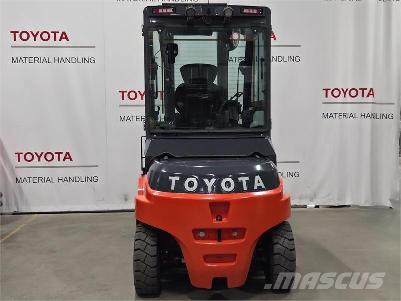 Toyota 8FBMT50 Electric forklifts