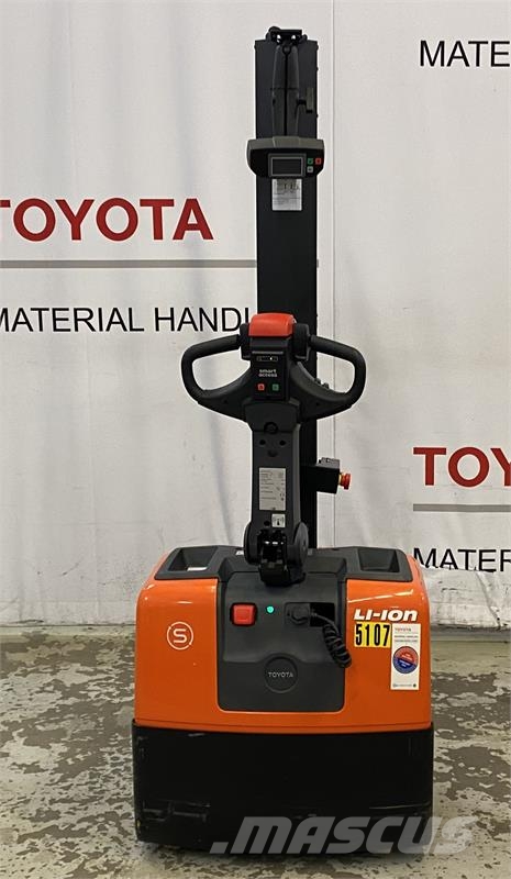 Toyota HWE100 Yaya kumandali istif makinasi