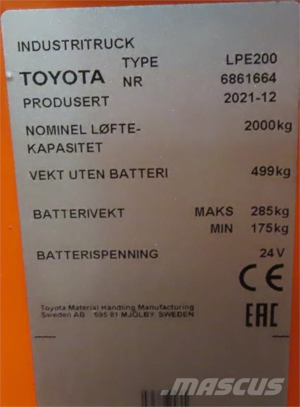 Toyota LPE200 Žemų aukščių keltuvai su platforma