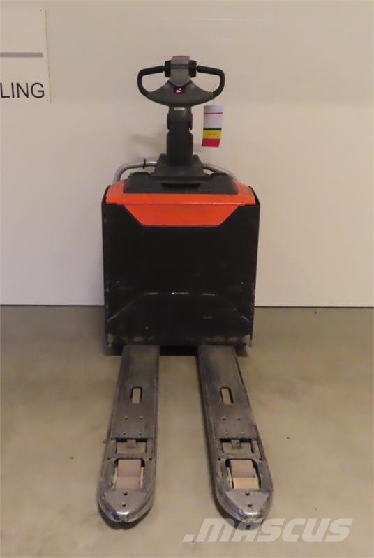 Toyota LPE200 Low lift with platform
