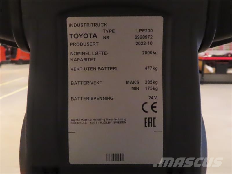 Toyota LPE200 Low lift with platform