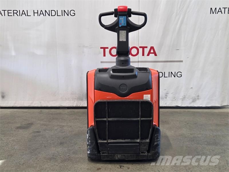 Toyota LPE200B ローリフトとプラットフォーム
