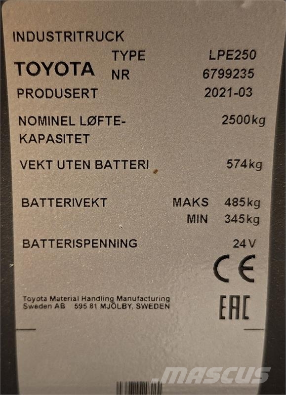 Toyota LPE250 로우 리프터(승강대 포함)