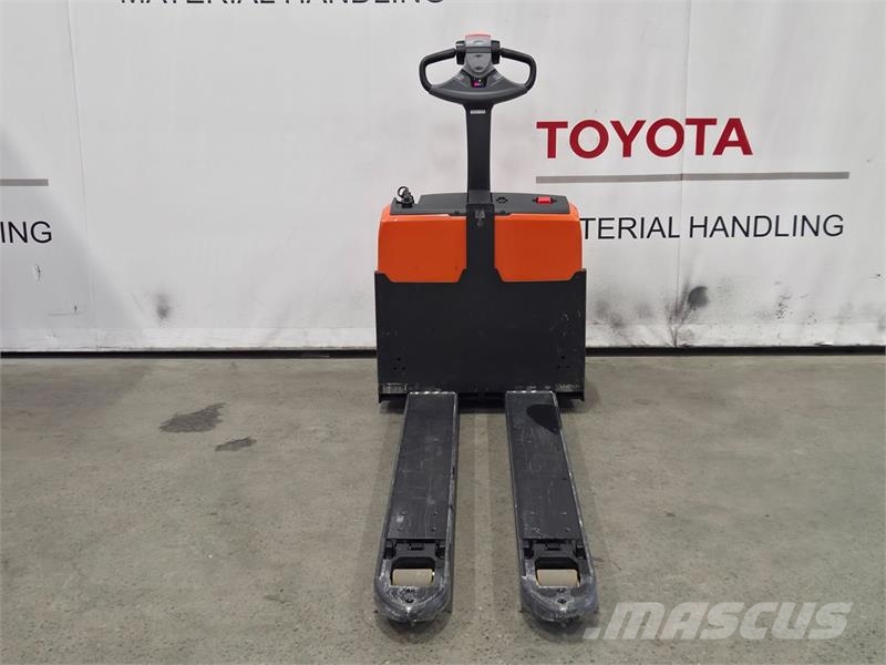 Toyota LWI160 Hand pallet truck
