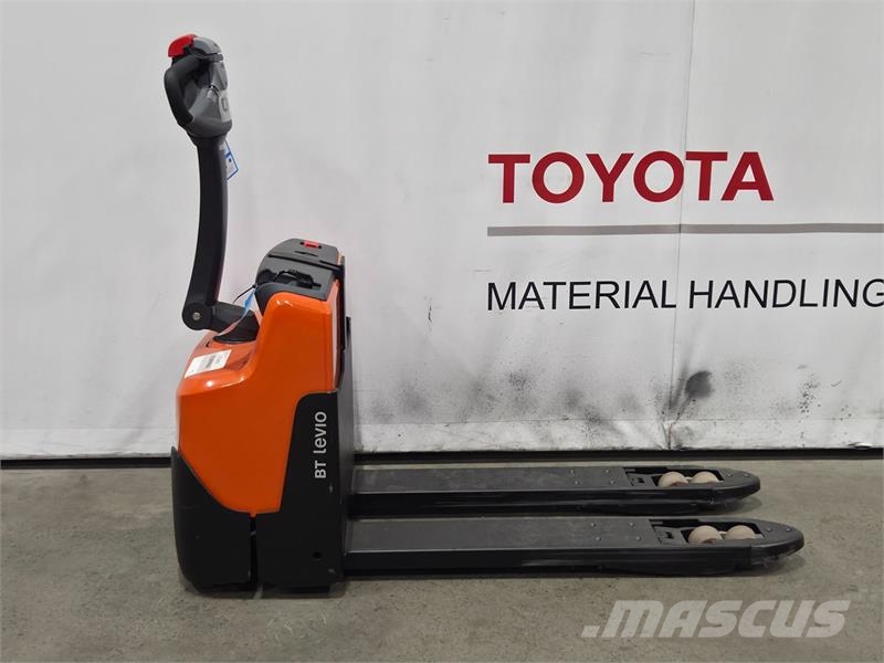Toyota LWI160 شاحنة يدوية بمنصة نقالة