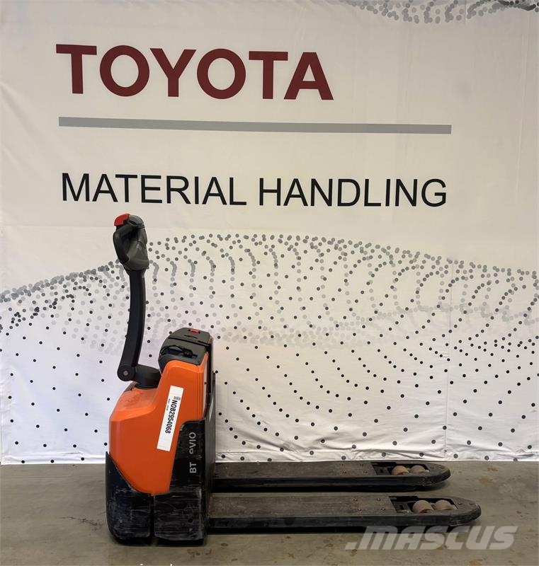 Toyota LWI160 شاحنة يدوية بمنصة نقالة