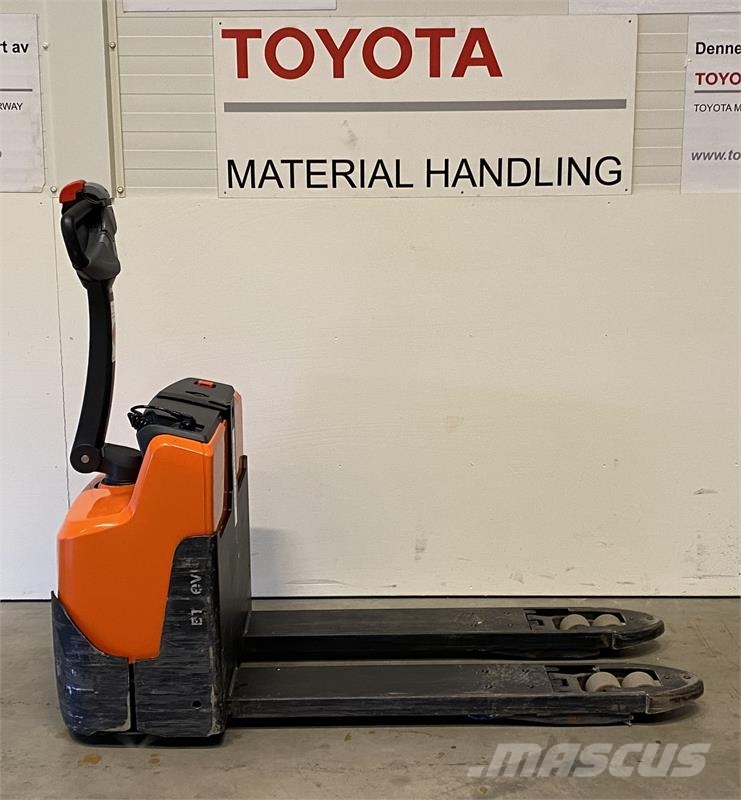 Toyota LWI160 Hand pallet truck