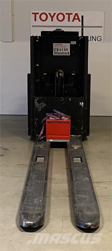Toyota OSE120P Lavtløftende plukketruck