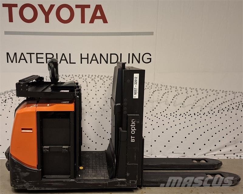 Toyota OSE120P Low lift order pickers