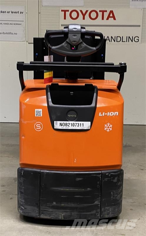Toyota OSE120P Low lift order picker