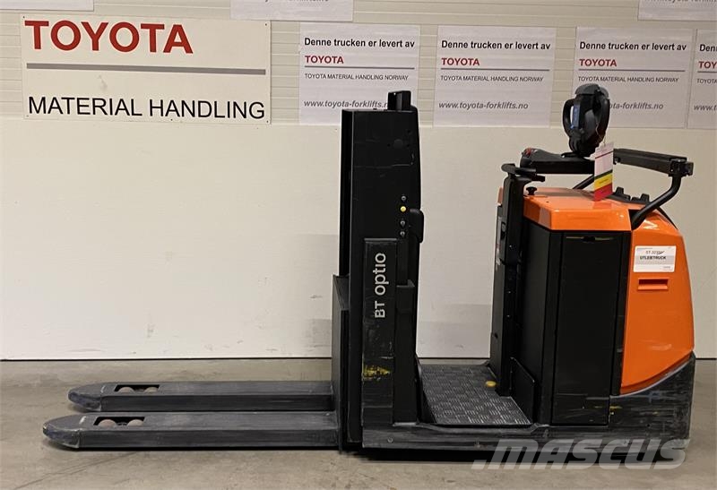 Toyota OSE120P Low lift order picker