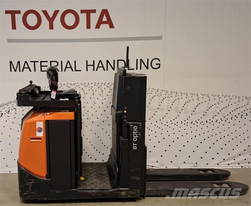 Toyota OSE120P Low lift order pickers