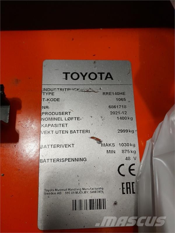 Toyota RRE140HE Річ-трак із високим підйомом