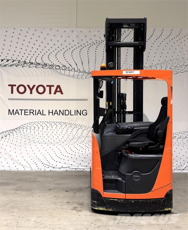 Toyota RRE140HE شاحنة مناولة