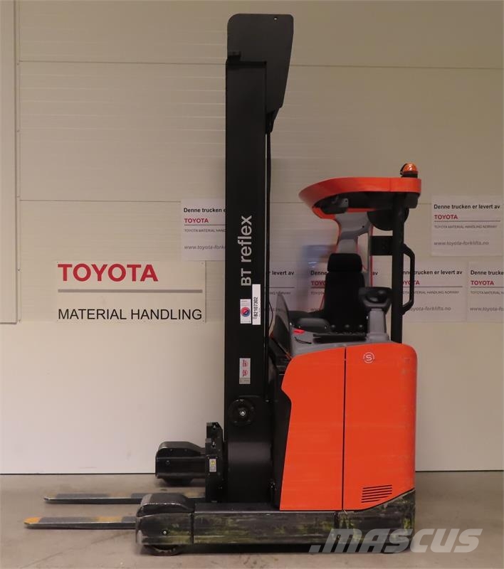 Toyota RRE140HE 리치 트럭
