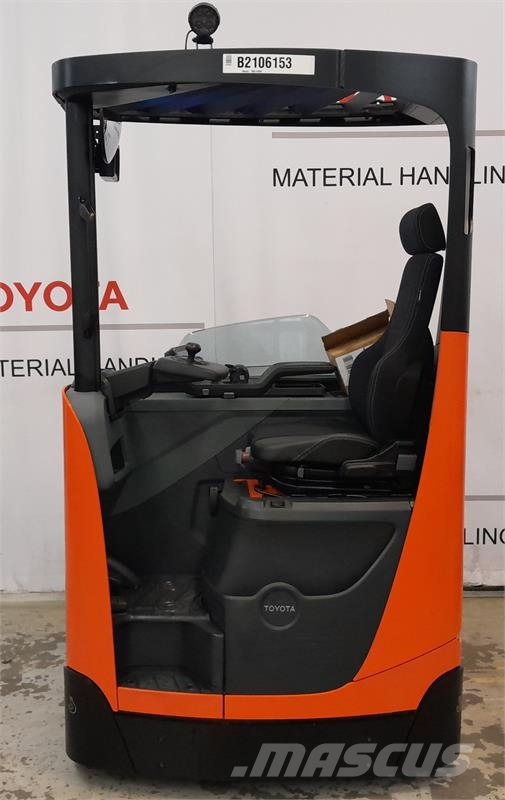 Toyota RRE140HE Річ-трак із високим підйомом