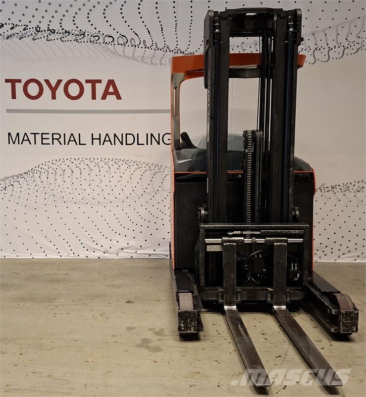 Toyota RRE160H Ανυψωτικά στενών δρόμων