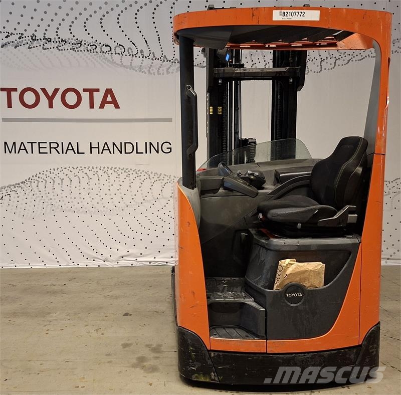 Toyota RRE160H Ανυψωτικά στενών δρόμων